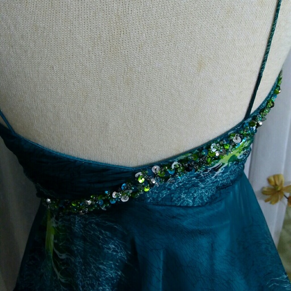 Sequin peacock green frilly short party prom dress - Picture 3 of 6